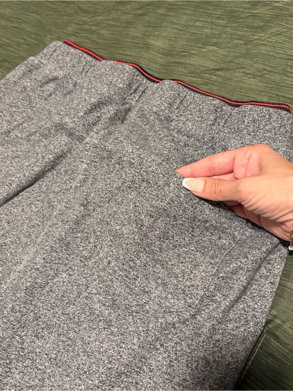 Superdry Men’s Straight Leg drawstring sweatpants - Picture 4 of 5